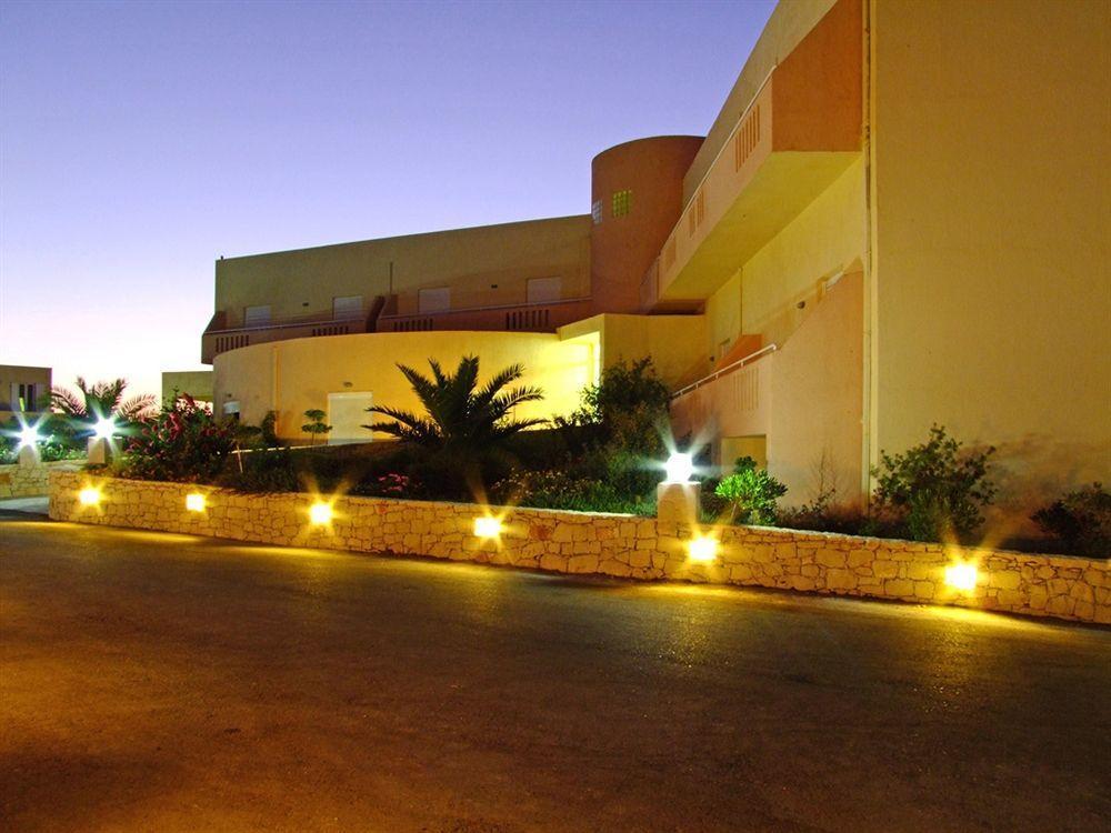 Hotel Sea Breeze Sitia  Luaran gambar