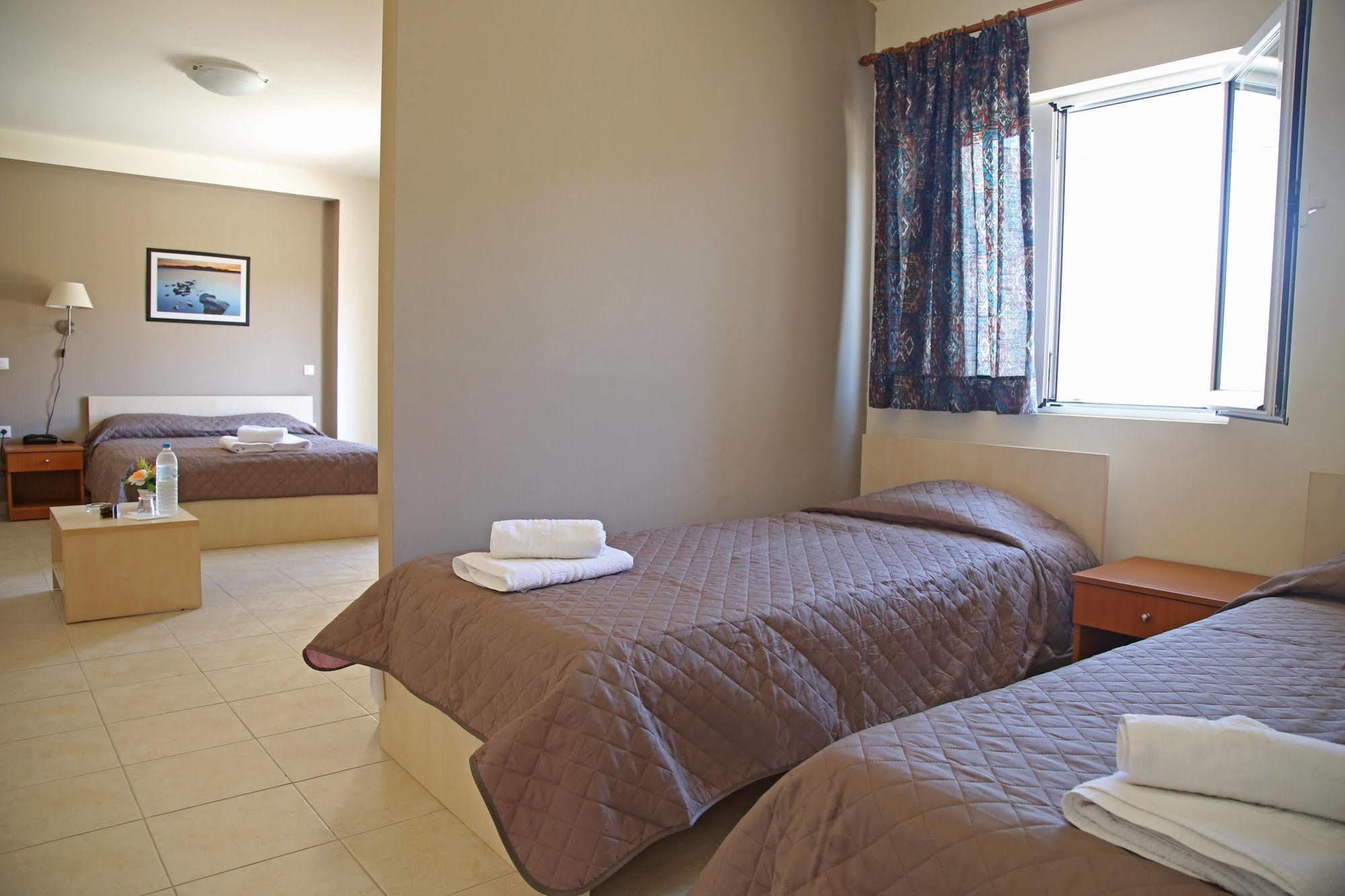 Hotel Sea Breeze Sitia  Luaran gambar